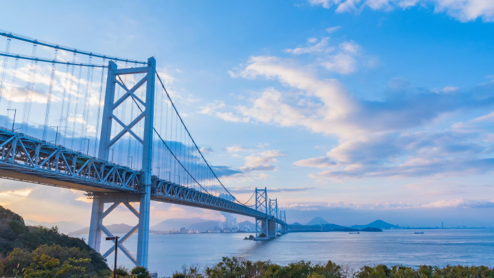 มาชมสะพานเซโตะที่ยิ่งใหญ่ สะพานถนนและรถไฟ 2 ชั้นเหนือทะเลเซโตะในกันเถอะ!