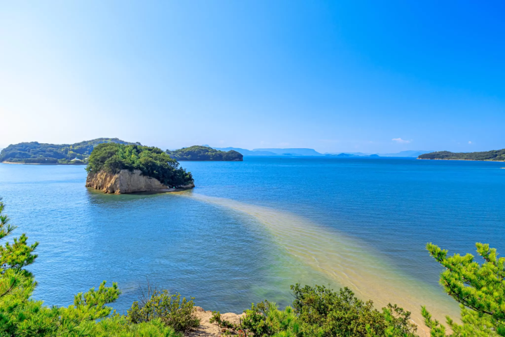 [ทะเลเซโตะใน] ยินดีต้อนรับสู่ทิวทัศน์อันผ่อนคลายของผืนน้ำอันงดงามของทะเลเซโตะในและเกาะต่างๆ มากมาย!