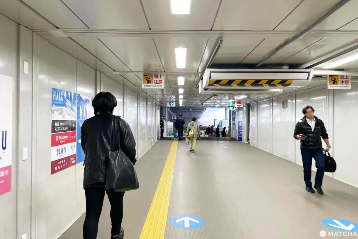 新宿西口地上出口付近