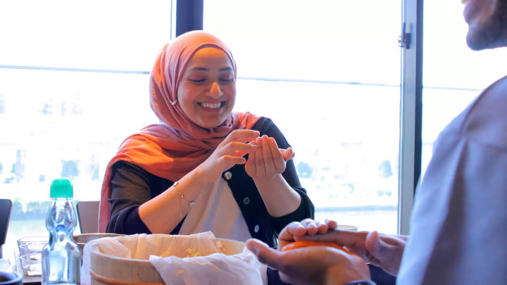 【東京/浅草】日本の伝統を手に入れよう!外国人旅行者が魅了される寿司握り体験