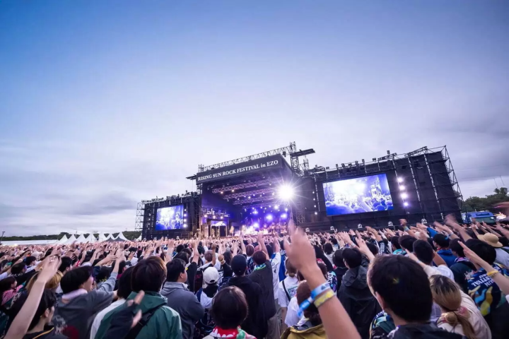 【最新】喚起你的熱血！日本夏季音樂祭4選（亮點介紹與裝備穿搭建議）