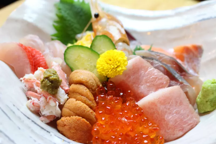 Enjoy delicious seafood in the Sea of Kyoto area!