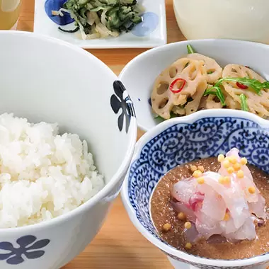 Odakyu Ace: A Convenient Shopping Mall at Shinjuku Station
