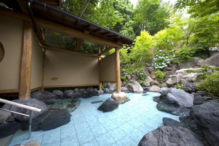 Enjoy a panoramic view of Lake Biwa ! Recommended ways to spend your time at Yumotokan , a two- Tomari , one-night stay