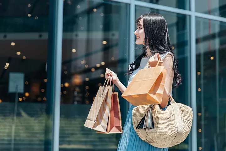 How to shop cheaply in Japan?