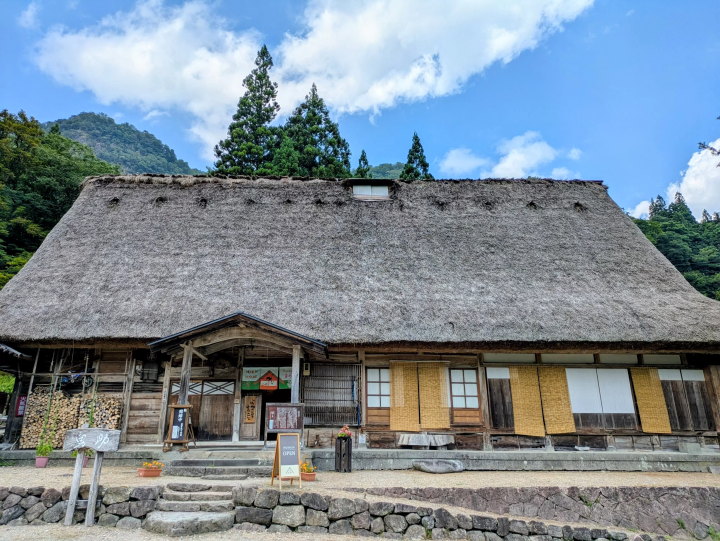 [Day trip from Kanazawa] Experience World Heritage Sites and craftsmanship. How to walk around Gokayama and Inami.