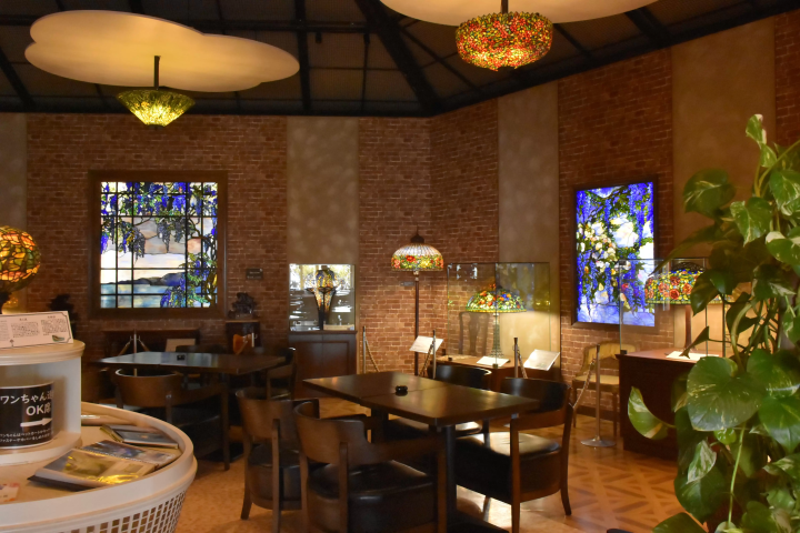 คู่มือครบวงจรสำหรับพิพิธภัณฑ์โคมไฟและสวนดอกไม้นิวยอร์ก ซึ่งตั้งอยู่ใกล้กับชายฝั่งโจงาซากิ และมีทิวทัศน์อันน่าทึ่ง!