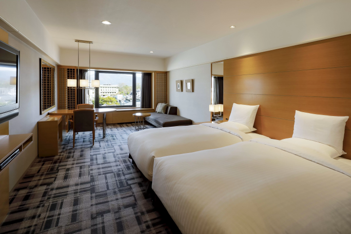 【2025年秋】世界遺産清水寺のライトアップを貸切で楽しめるツアーを教えます