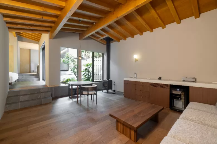 箱根石原開設了可以和狗狗一起入住的狗狗友善別墅