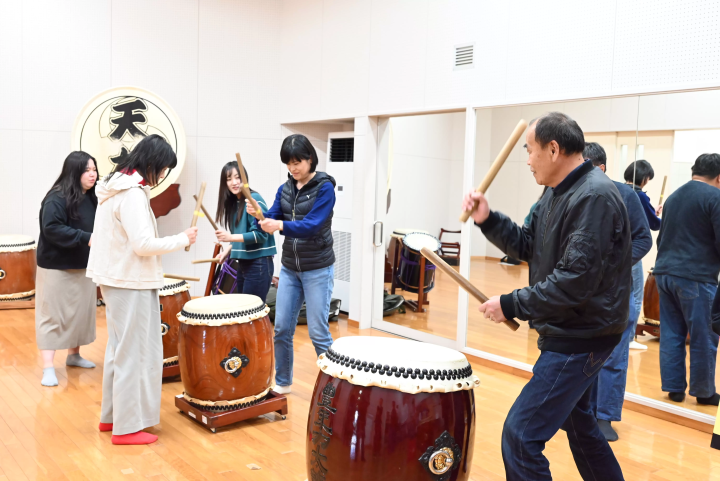 This workshop allows tourists to experience Shika Town's traditional drumming. Learn from a master drummer and master the traditional rhythms.