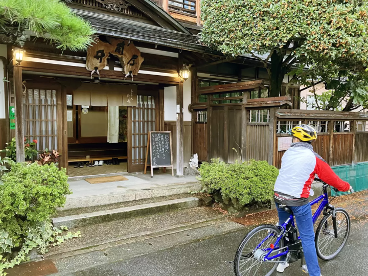 A journey through traditional culture on an e-BIKE: Experience Tango Chirimen in Yosano Town