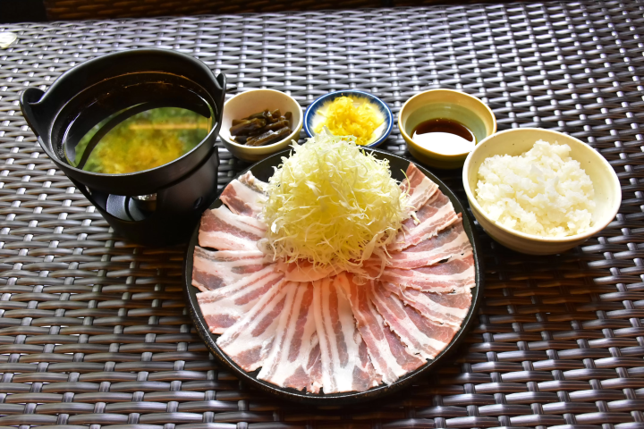 A comprehensive guide to Izukogen Travel Station Granpal Port, offering a wide selection of Izu cuisine and souvenirs!