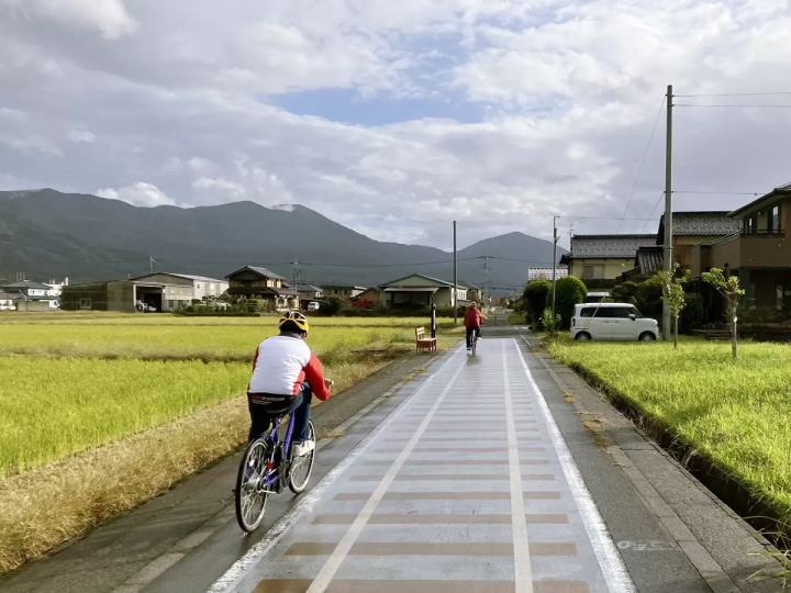 A journey through traditional culture on an e-BIKE: Experience Tango Chirimen in Yosano Town