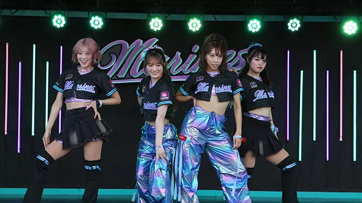 在千叶ロッテマリーンズ的主场 ZOZO 海洋球场感受同步欢呼