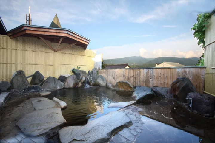 [Nagano] Nagano's hidden ski paradise: Enjoy the snow and hot springs in Togari, Madarao, and Nozawa!