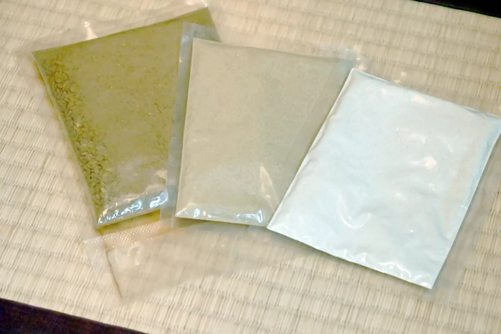 The color and properties of koji starter vary depending on the type, and they are used for different purposes such as miso, soy sauce, and sake.