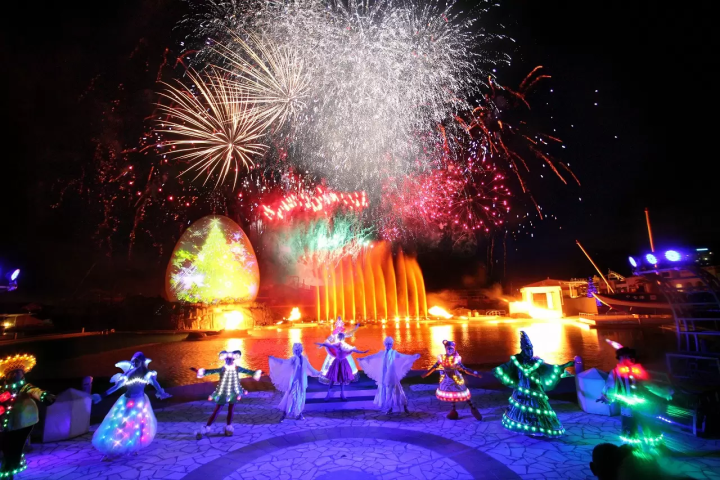 Laguna Ten Bosch: Winter Illuminations, Fireworks and More 