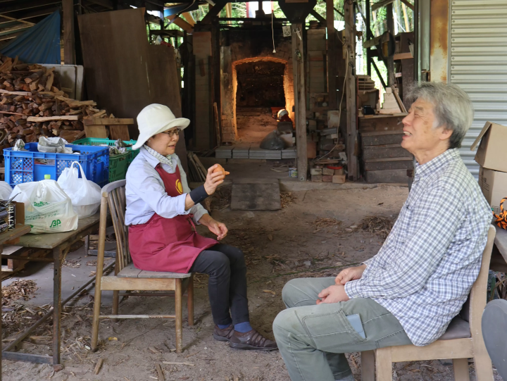[Accompanying Tokoname ware potters! What are the unique benefits of wood-fired kilns?]