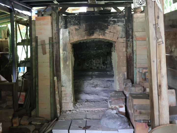 [Accompanying Tokoname ware potters! What are the unique benefits of wood-fired kilns?]