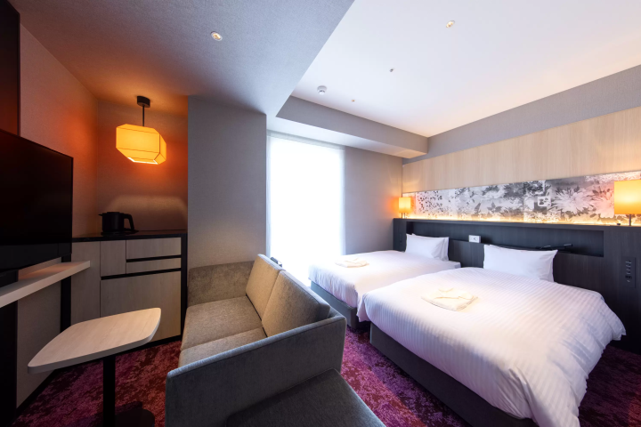 야사카 신사와 니시키 시장까지 걸어서 갈 수 있는 거리에 있습니다! 호텔 포르자 교토 시조 가와라마치는 교토 관광을 위한 편리한 거점입니다.