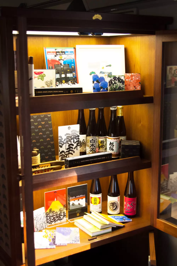 Dining experience on the Tango Kuromatsu (restaurant train) crossing the Yura River railway bridge