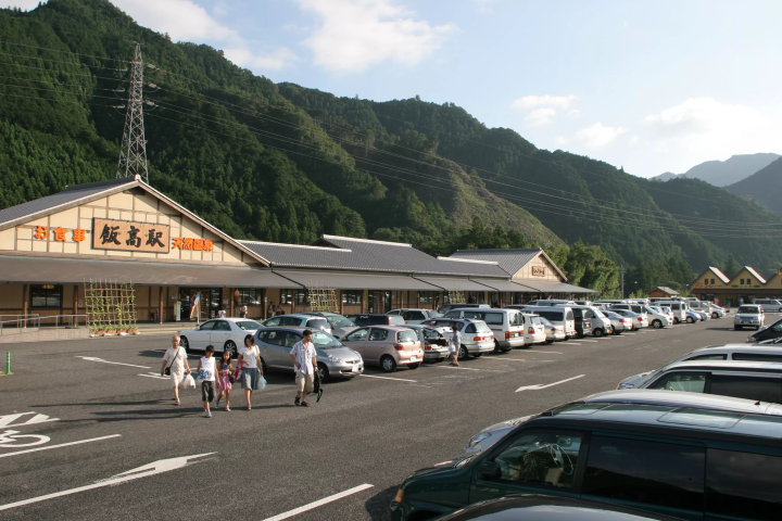 三重県松阪市道の駅「飯高駅」でオートキャンプ！松阪牛、温泉などを満喫