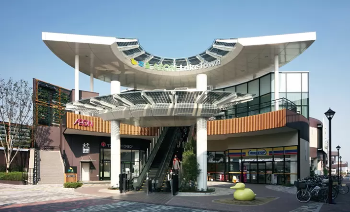 Aeon Lake Town ห้างสรรพสินค้าที่ใหญ่ที่สุดในญี่ปุ่น เป็นสถานที่ที่แนะนำในเขตชานเมือง โตเกียว