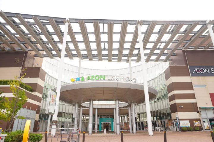 AEON LakeTown Mori 