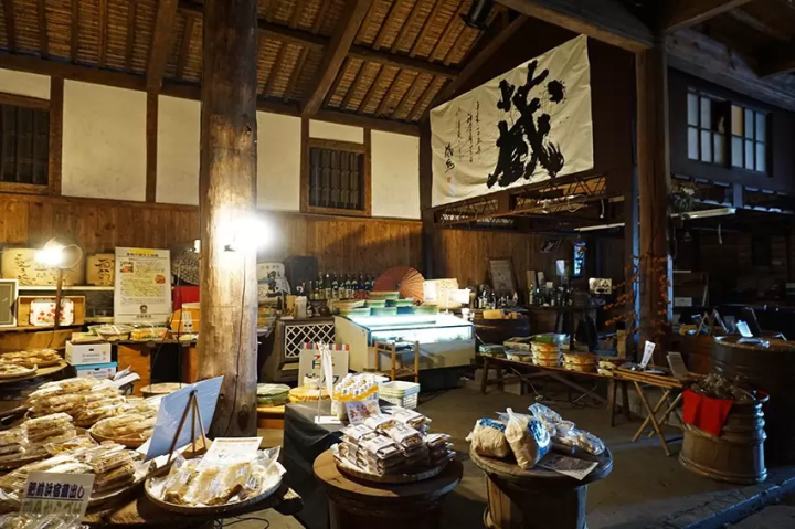 Discover Hizen Hamashuku's Sake Brewery Street: Fun for Japanese Sake Fans!