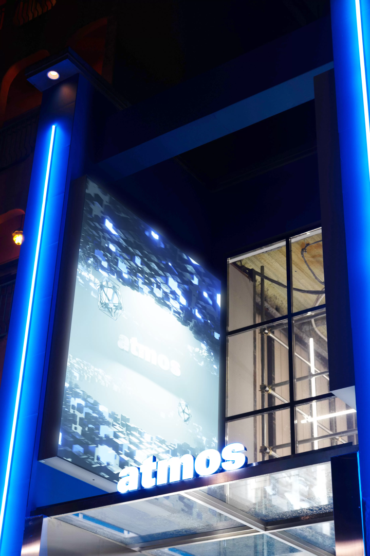 What is atmos BLUE Omotesando, the driving force behind sneaker culture?