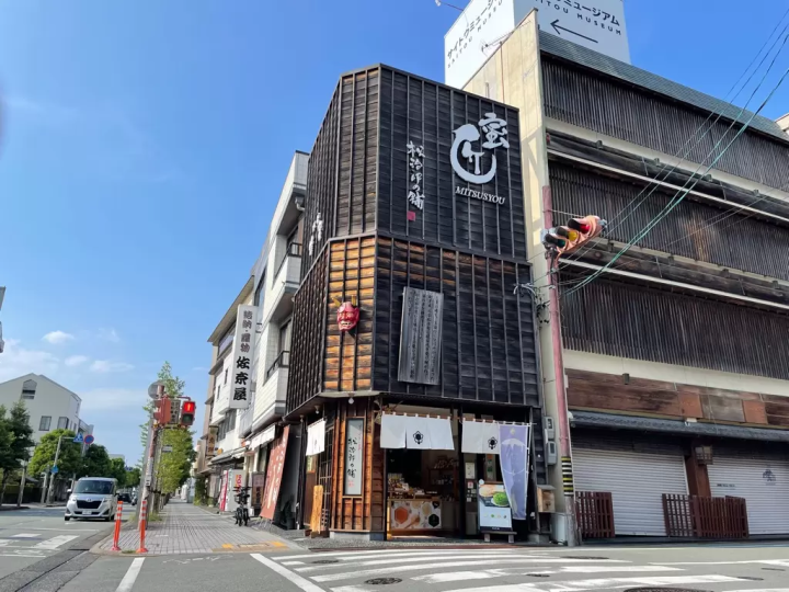 Snack and Stroll at Popular Traditional Sweets Stores near Matsusaka Station