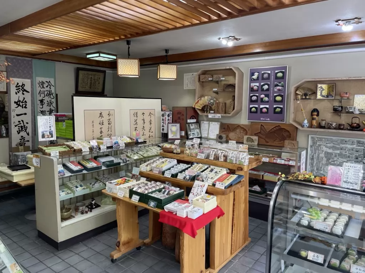 Snack and Stroll at Popular Traditional Sweets Stores near Matsusaka Station