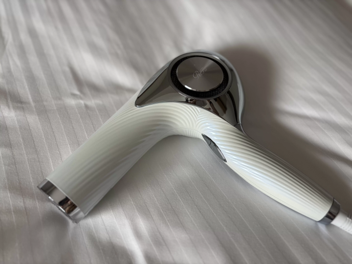 Because it is a Refa hair dryer, it is also great for hair care.