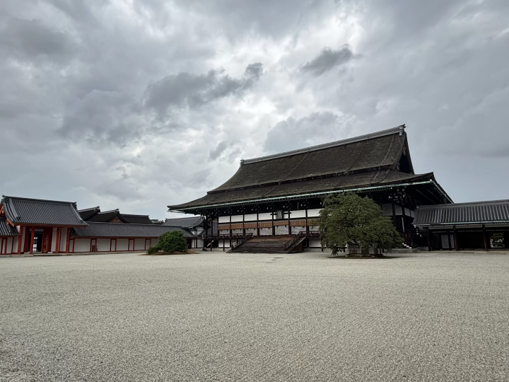 The palace where the emperor lived for over 1,000 years: Shishinden Hall of the Kyoto Imperial Palace