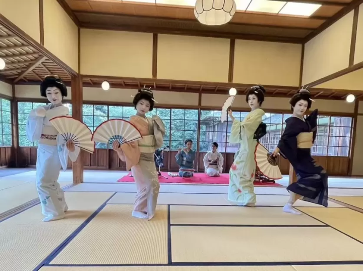 Autumn Banquet with Yokohama Geisha at TOFUYA UKAI SAGINUMA in Kawasaki City