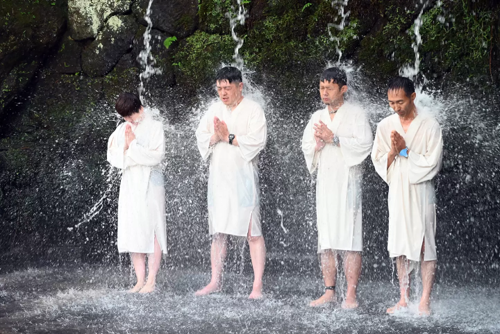 滝に打たれて心身を清める——富山・大岩山日石寺で体験する日本の文化と精神