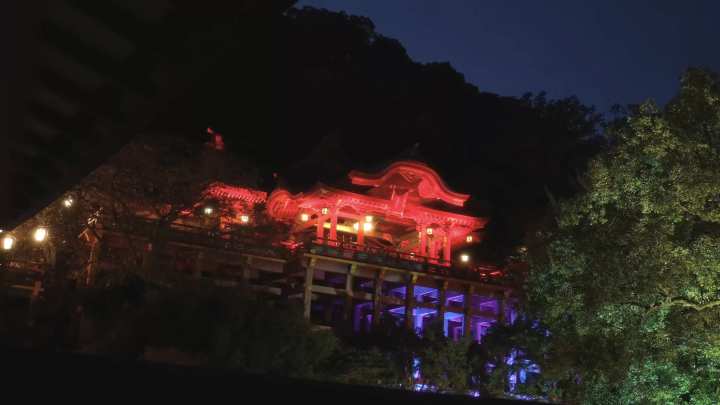 [佐贺] 酒厂、水中鸟居、点灯的祐德稻荷神社的梦幻夜游