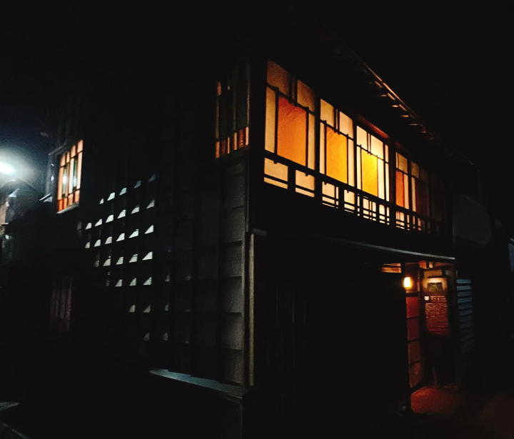 仿佛置身于富山县南砺市一栋可爱的老房子中