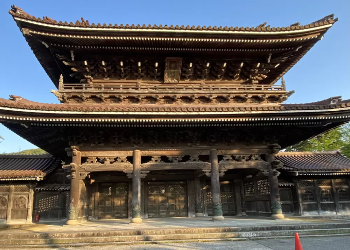 Travel like you're living in a lovely old house in Nanto City, Toyama Prefecture