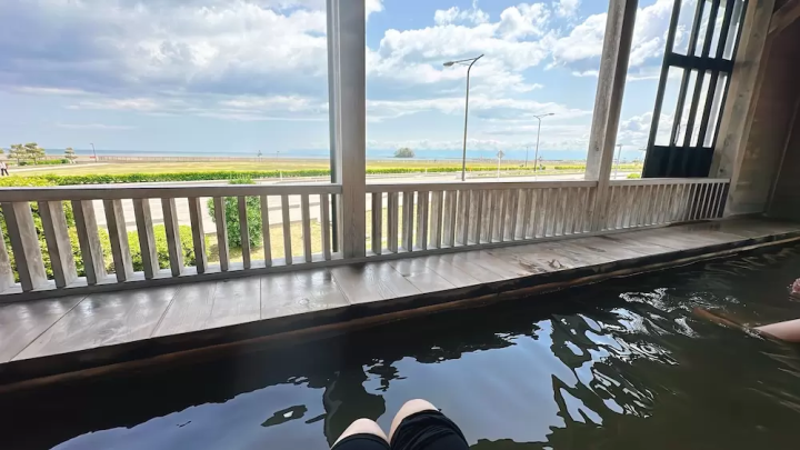 Travel like you're living in a lovely old house in Nanto City, Toyama Prefecture