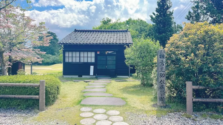 Travel like you're living in a lovely old house in Nanto City, Toyama Prefecture