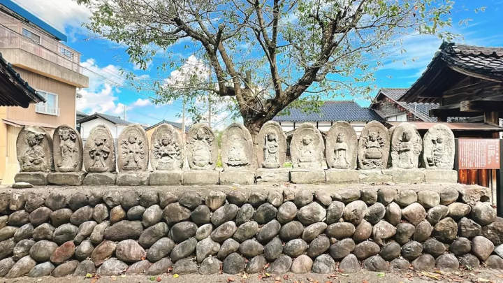 Travel like you're living in a lovely old house in Nanto City, Toyama Prefecture