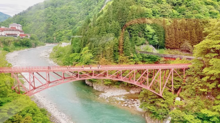 Travel like you're living in a lovely old house in Nanto City, Toyama Prefecture