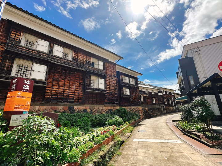 Travel like you're living in a lovely old house in Nanto City, Toyama Prefecture