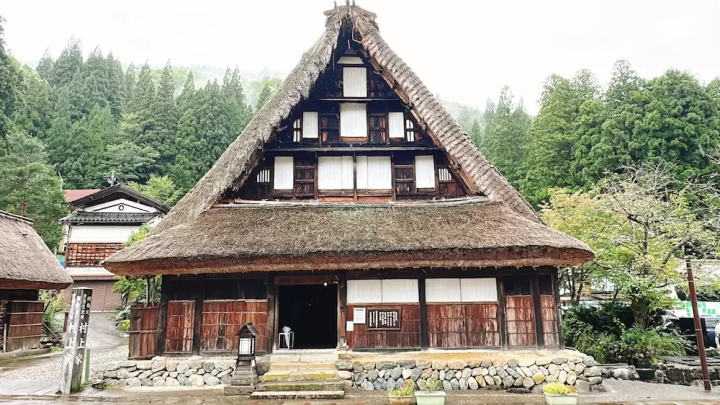 Travel like you're living in a lovely old house in Nanto City, Toyama Prefecture