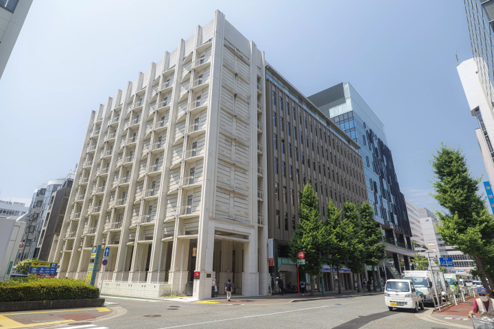 【ＪＲ九州ホテル ブラッサム福冈】距离博多站步行2分钟，是一家欧式风格的高品质酒店