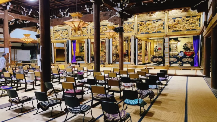 Travel like you're living in a lovely old house in Nanto City, Toyama Prefecture