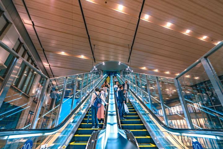 美丽又快捷。大阪车站城将满足您的旅行愿望。