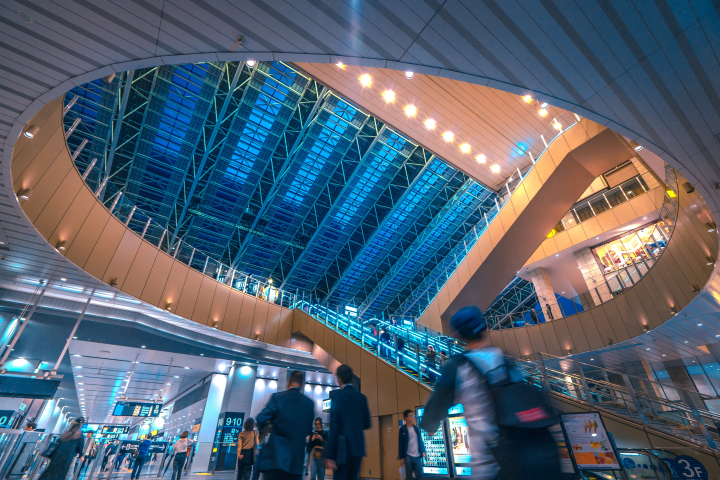 美丽又快捷。大阪车站城将满足您的旅行愿望。