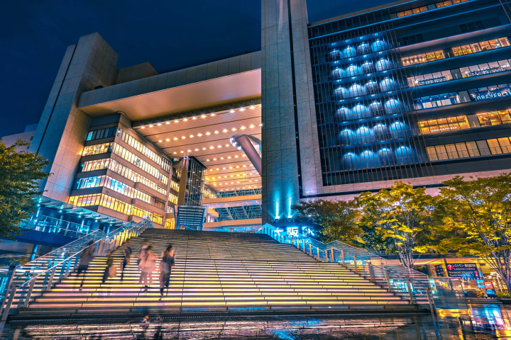 美丽又快捷。大阪车站城将满足您的旅行愿望。